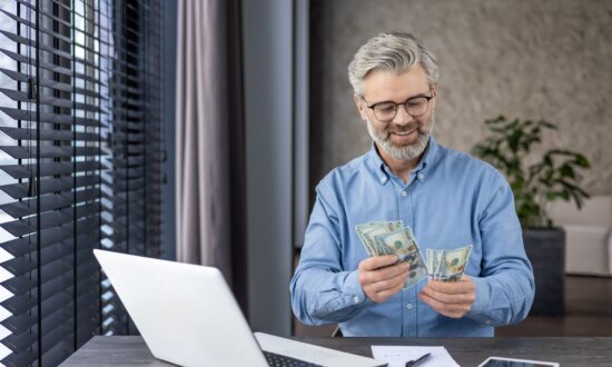 5 Financial Freebies Every Investor Should Claim