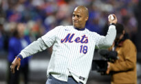 Trump Pardons Former MLB Star Darryl Strawberry