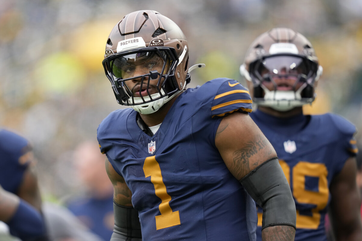Micah Parsons (1) of the Packers warms up before a game against the Carolina Panthers at Lambeau Field in Green Bay, Wis., on Nov. 2, 2025. (John Fisher/Getty Images)