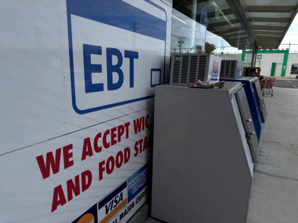 Supreme Court Temporarily Halts Order Requiring Government to Fully Fund SNAP