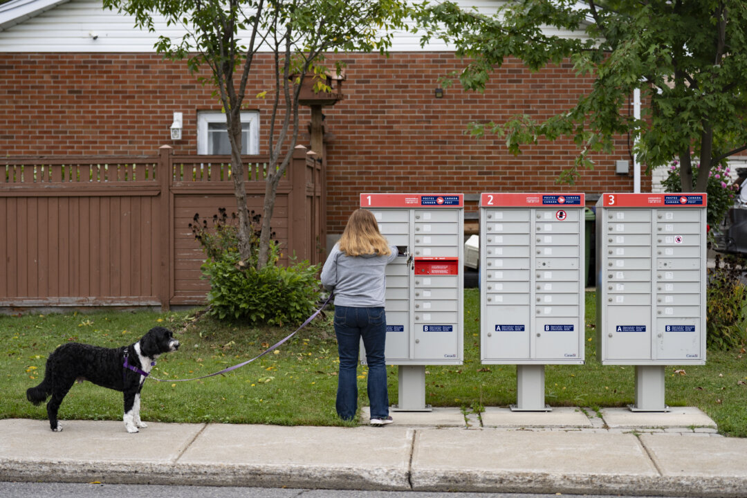 Canada Post Replacing Door-to-Door Delivery With Community Mailboxes for 136,000 Addresses This Year