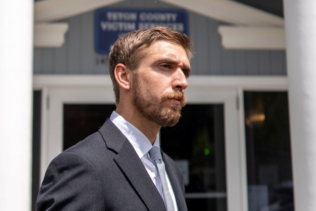 Trump Pardons Trail Runner in Push to Curb Regulatory Overreach