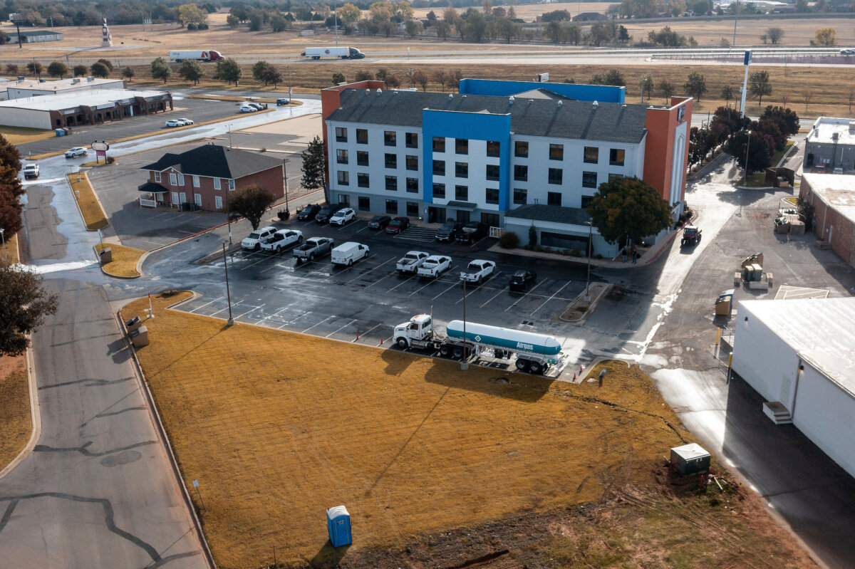 The scene of an ammonia spill at the Holiday Inn Express in Weatherford, Okla. on Nov. 13, 2025. (AP Photo/Alonzo Adams)