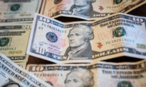US Dollar Reaches 1-Year High on Fed Rate Hike Bets
