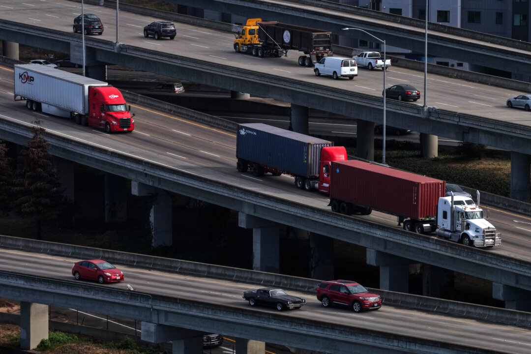 Appeals Court Halts DOT Restrictions on Commercial Driver’s Licenses for Immigrants