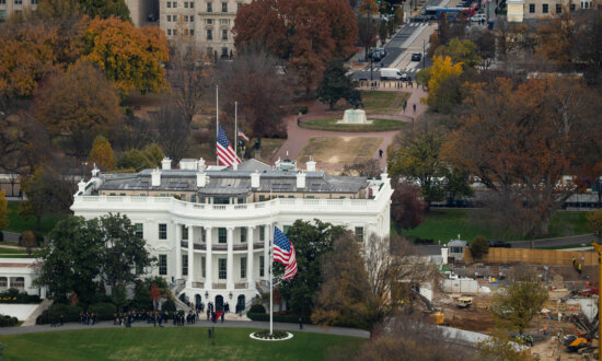 Trump Hires New Architect for White House Ballroom