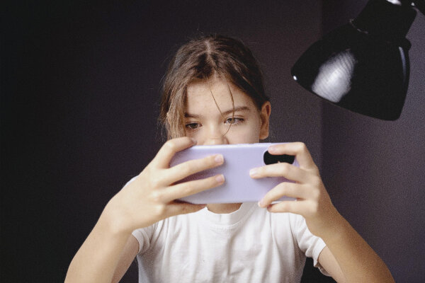 Social Media Use Linked to Lower Reading and Memory Scores in Children