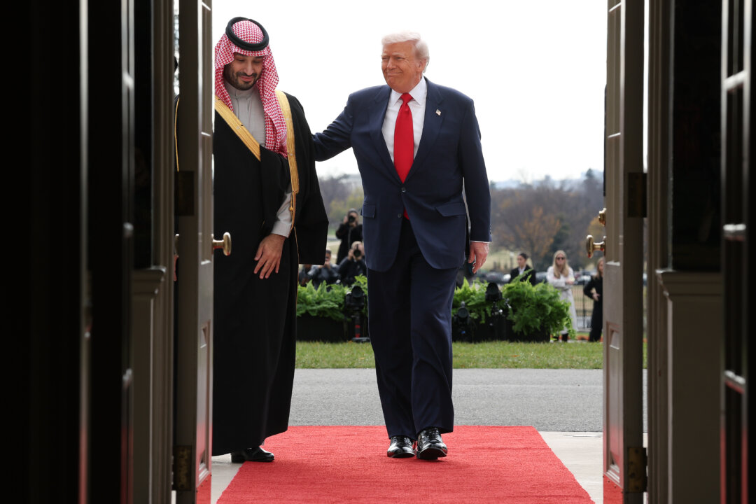 LIVE NOW: Trump and First Lady Host Dinner for Crown Prince of Saudi Arabia