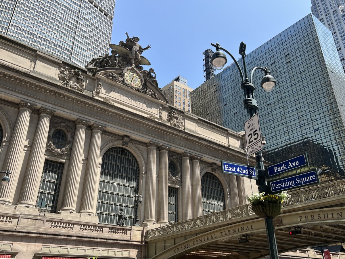 "The Glory of Commerce" sculpture on the exterior of Grand Central Terminal in New York City on May 10, 2023. (Jenny Zeng/The Epoch Times)