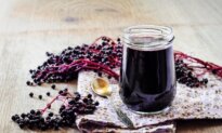 How to Make Elderberry Syrup at Home for Cold and Flu Relief