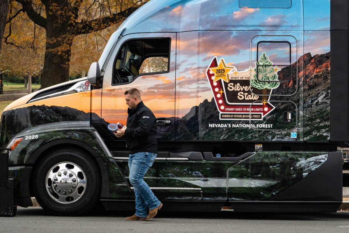 A semi truck in Washington, on Nov. 21, 2025. (Madalina Kilroy/The Epoch Times)
