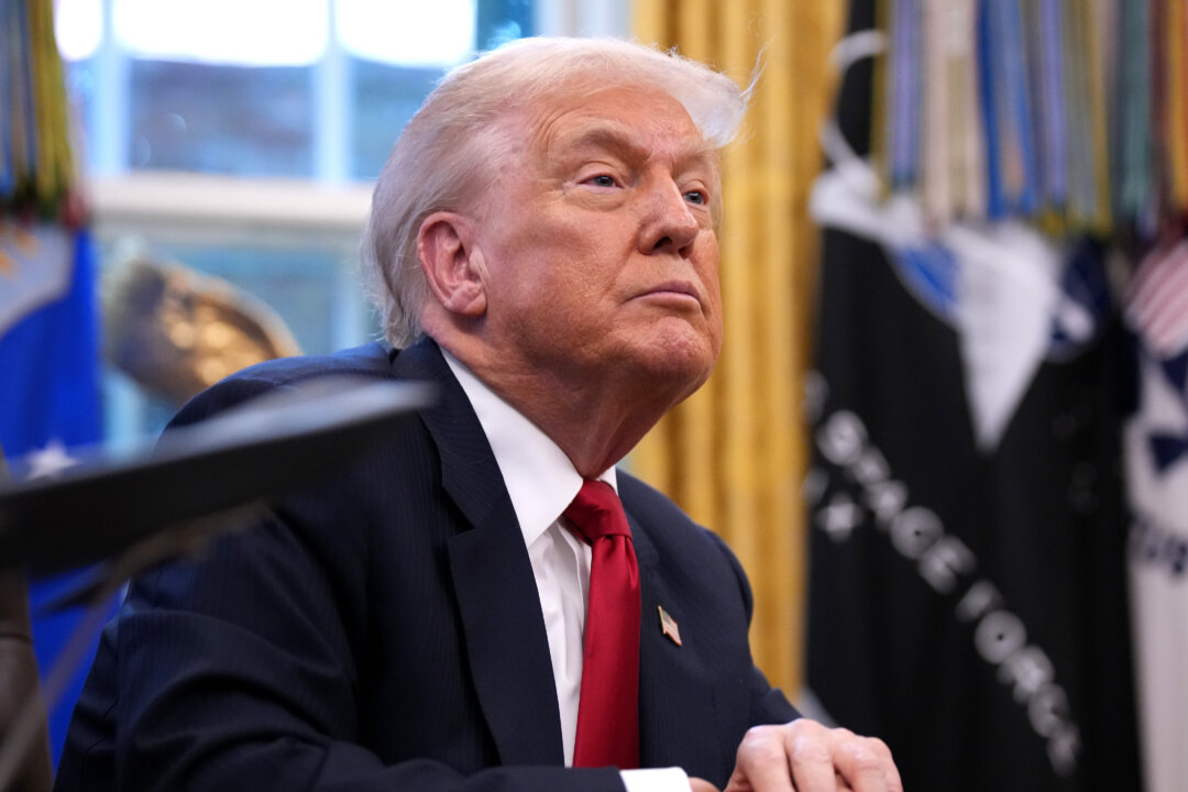 Trump Signs Order Launching ‘Genesis Mission’ to Boost AI-Driven Innovation