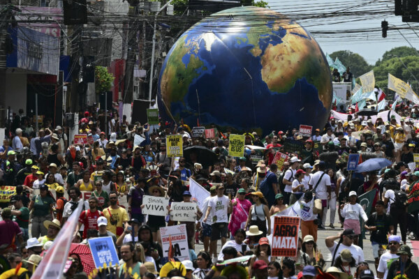 Supreme Court to Hear Pivotal Climate Case With Billions at Stake; FBI Arrests Chinese Woman in LA for Surveilling Son of Taiwanese President