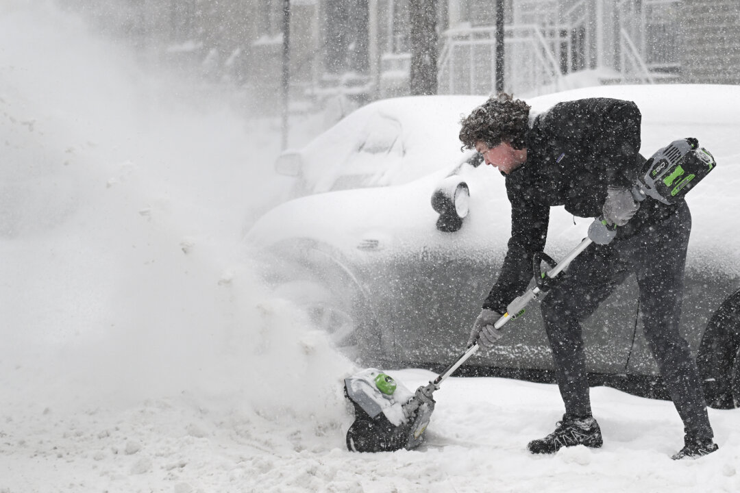 Winter Storm With High Winds, Heavy Snow Headed for Ontario and Quebec: Environment Canada