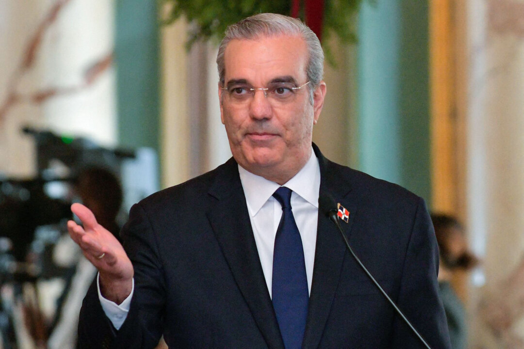 Dominican Republic Permits US Limited Access to Bases in War Against Drug Trafficking