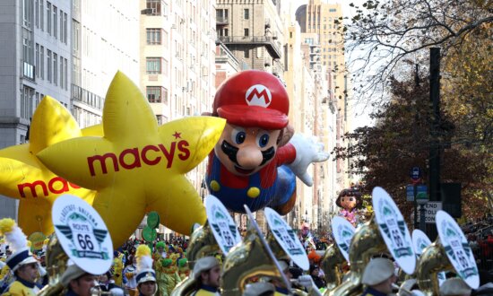 Giant Balloons and Marching Bands Glide Through New York in Macy’s Thanksgiving Day Parade