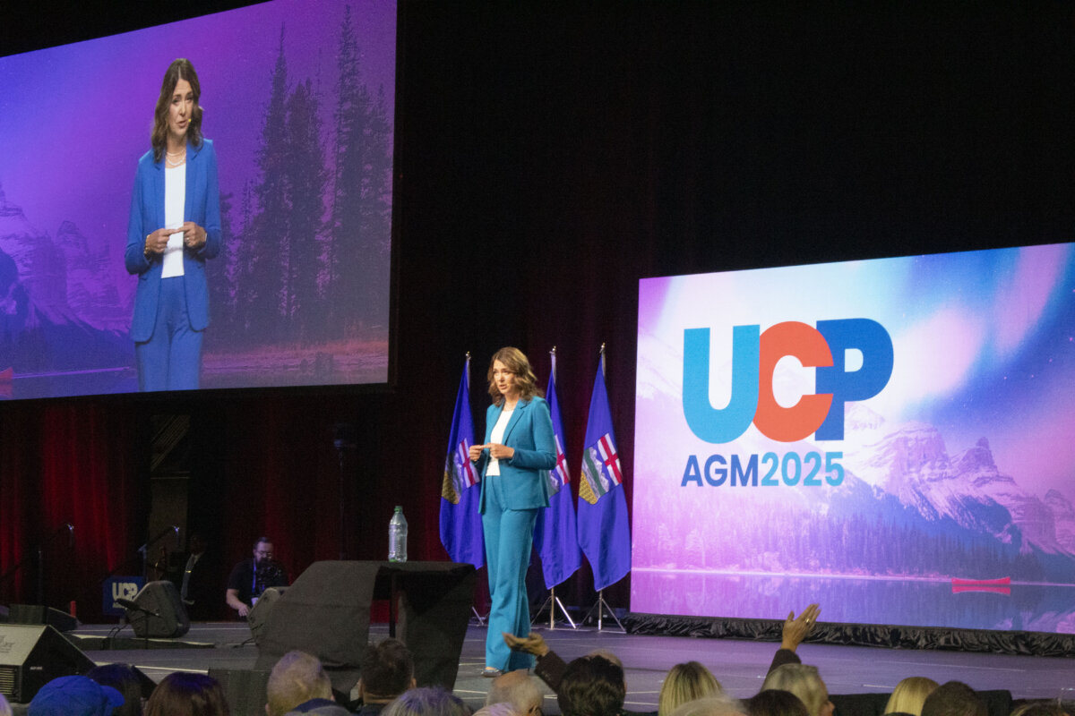 Alberta Premier Danielle Smith delivers a keynote address at the annual UCP convention in Edmonton on Nov. 29, 2025. (The Epoch Times)