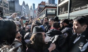 FBI Agents Launch Investigation Into Organizers of Anti-ICE Protests