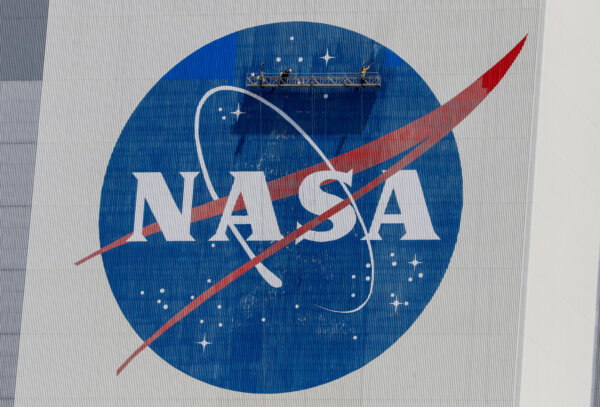 NASA Gears Up for Medical Departure From Space Station, Moon Rocket Rollout