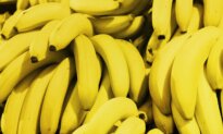 Eating Bananas the Right Way: Benefits, Risks, and Best Timing