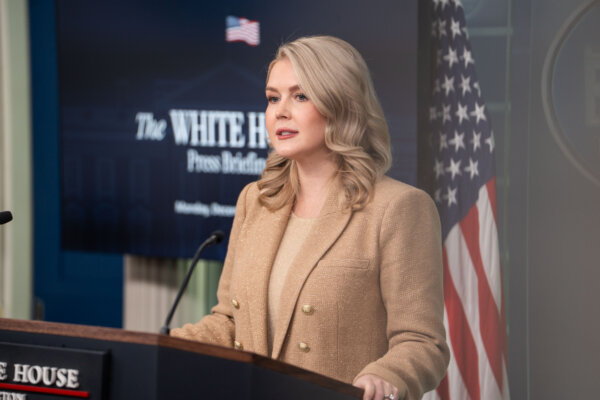 White House Press Secretary Reveals Pregnancy