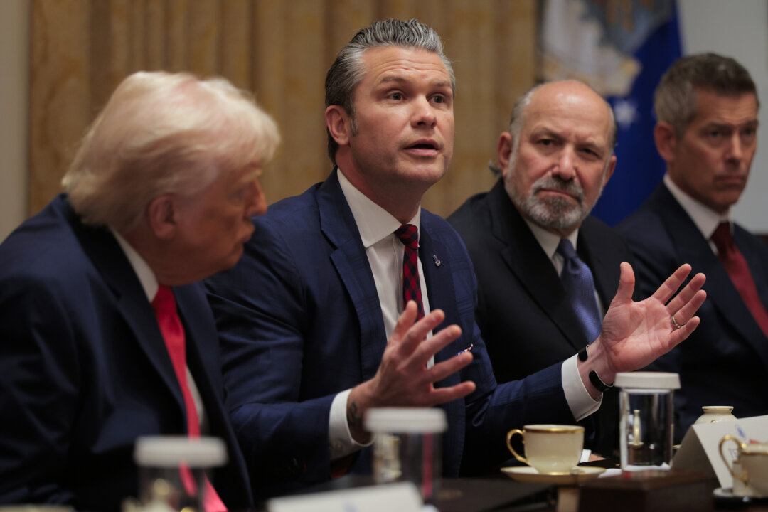 Hegseth Says He Didn’t Watch 2nd Boat Strike, Backs Commander