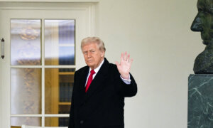 Trump Reiterates Plan to Issue Tariff Dividend Payments, Increase Tax Refunds