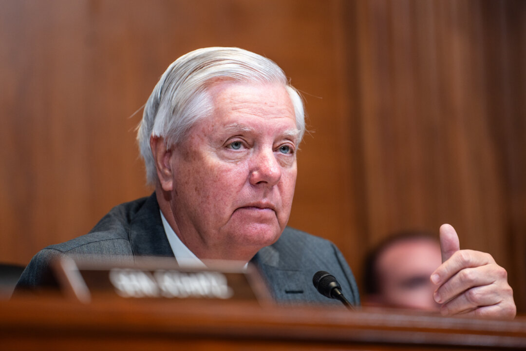 Graham Says Venezuela Can Transition Post-Maduro Without US Troops