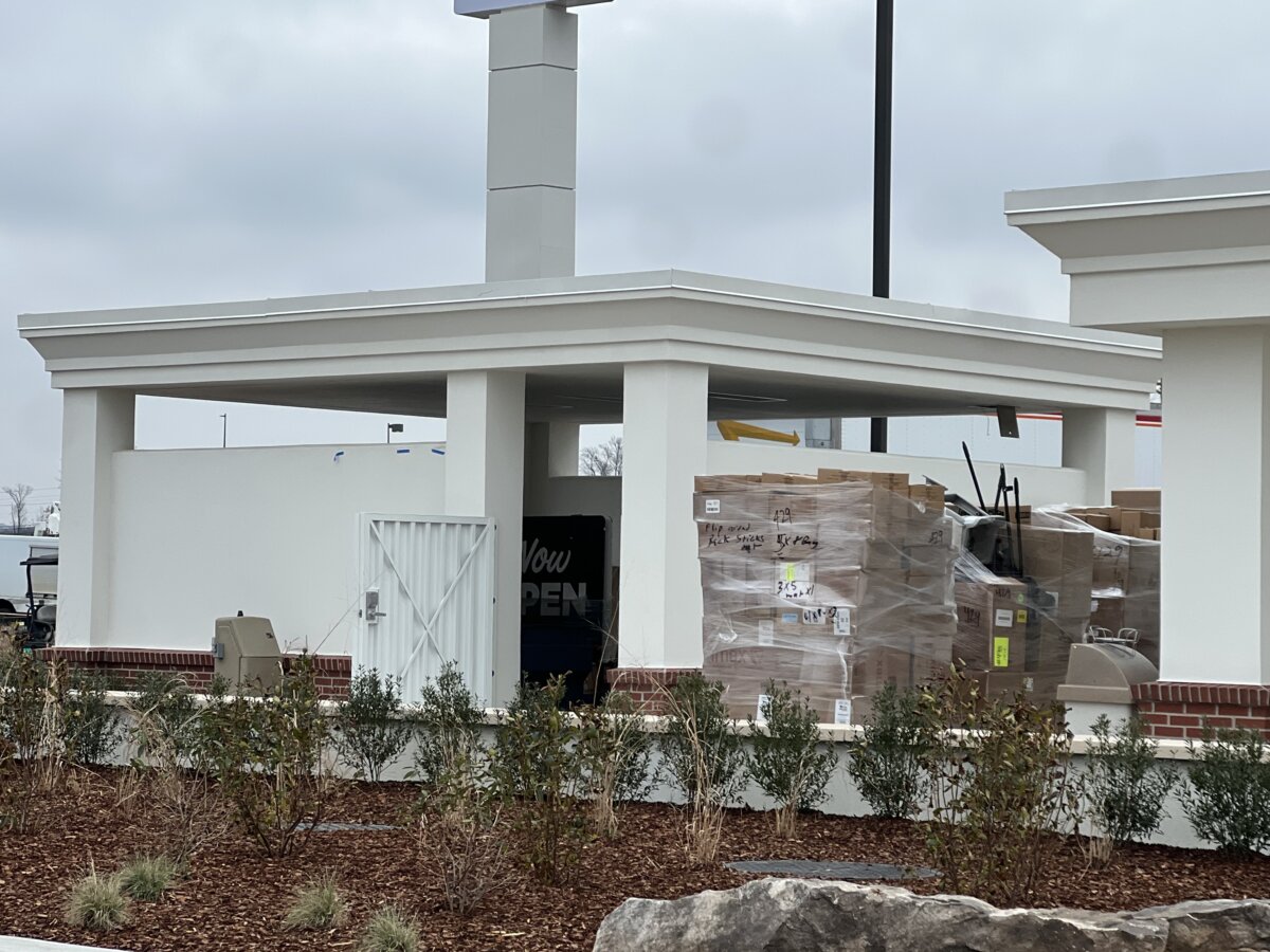 A "Now Open" sign was delivered to the burger company as crews made preparations to open in Lebanon, Tenn. on Dec 4, 2025. (Jacki Thrapp/Epoch Times)