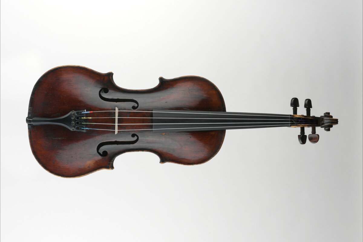 Viola, 1757, by Robert Horne. Wolfgang Amadeus Mozart included the viola as a prominent instrument in a few of his works. The Metropolitan Museum of Art, New York City. (Public Domain)