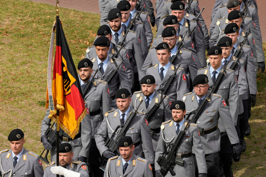 German Lawmakers Back Voluntary Military Service Law, Leave Open Possibility of Conscription