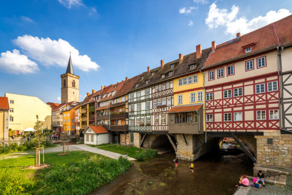 4 Rare Inhabited Bridges: Europe's Vibrant River Crossings