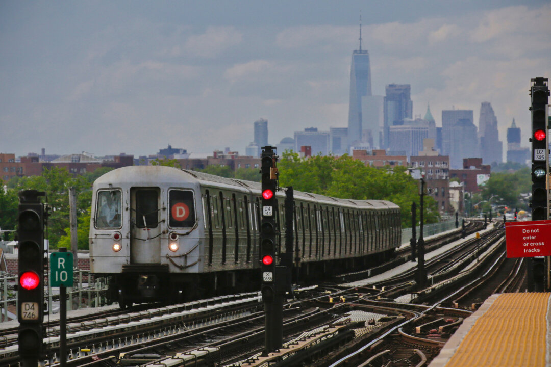 High School Student, 18, Charged With Arson in Fire That Burned New York City Subway Passenger