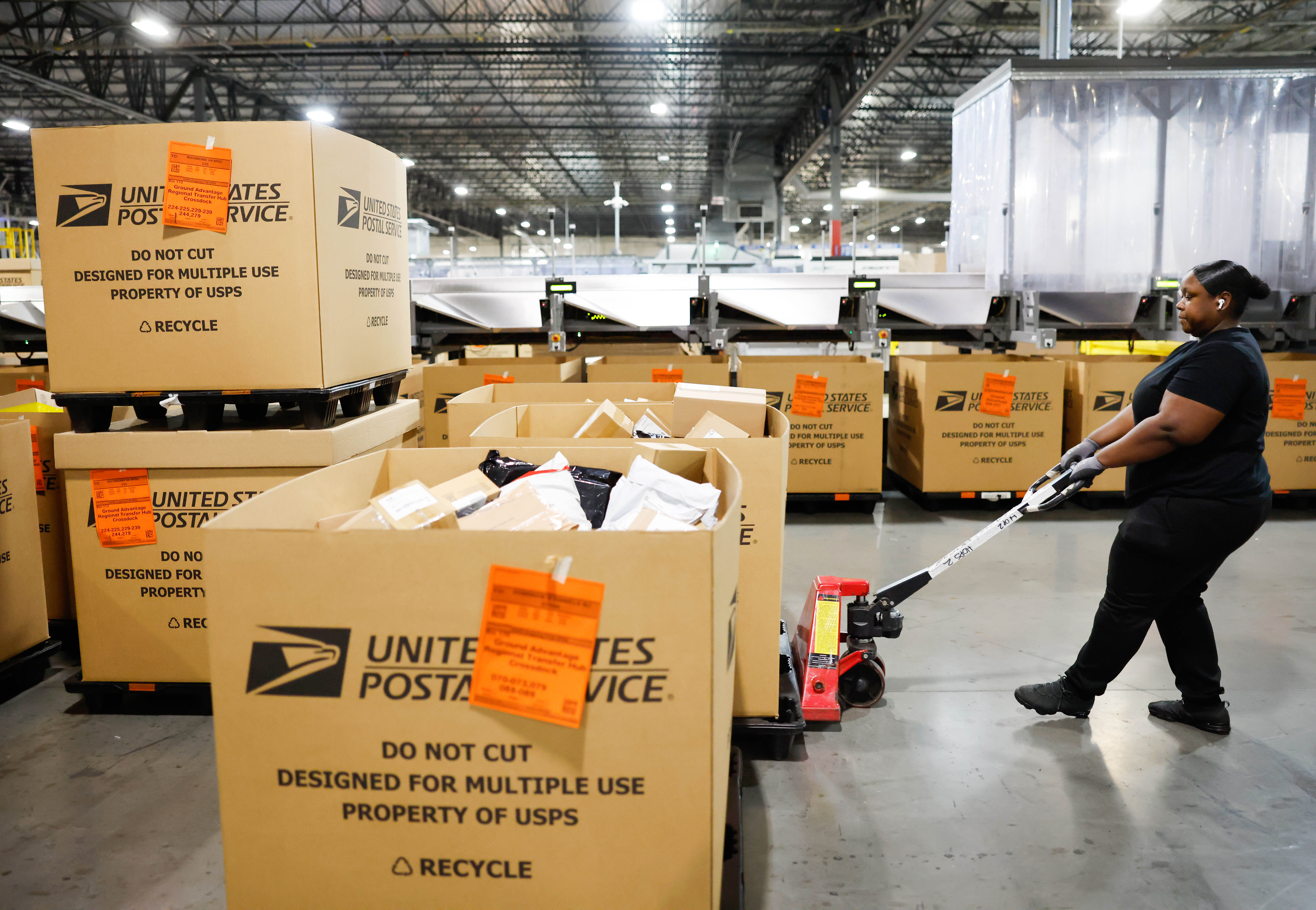 Largest USPS Mail Processing Facility Prepares For Holiday Rush