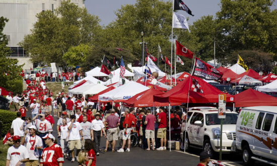 5 Best Places for a Football Tailgate Party