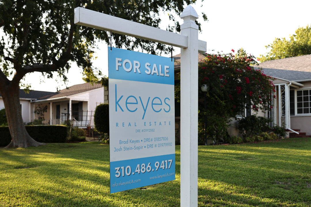 US Home Delistings Soar 45.5 Percent Year-to-Date Through October