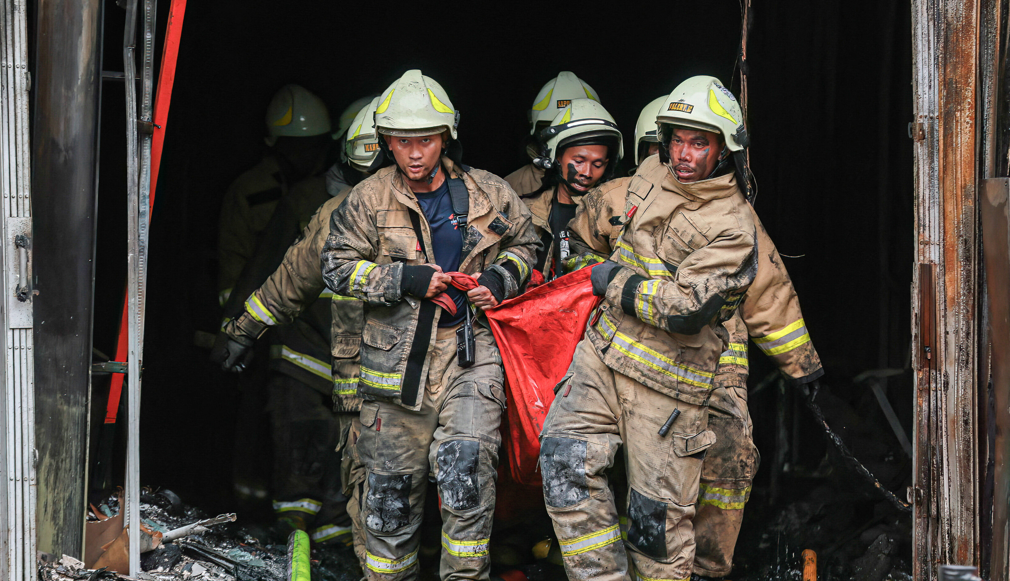 Day in Photos: Fire in Indonesia, Thai-Cambodia Clashes, and Indigenous Artifacts