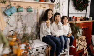 Fun Holiday Pastimes: 10 Old-Fashioned Parlor Games to Try