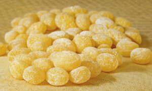 2-Step Homemade Throat-Soothing Thyme-Sage Lozenges