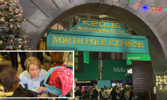 REPLAY: Massachusetts Governor Joins North Pole Express Christmas Ride in Boston