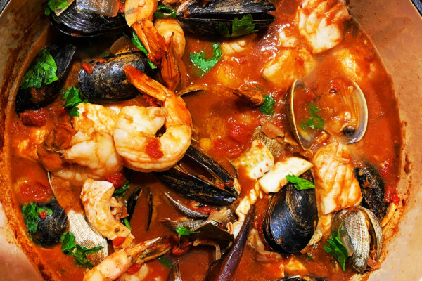 A New Year’s Reset With a Bowl of Cioppino