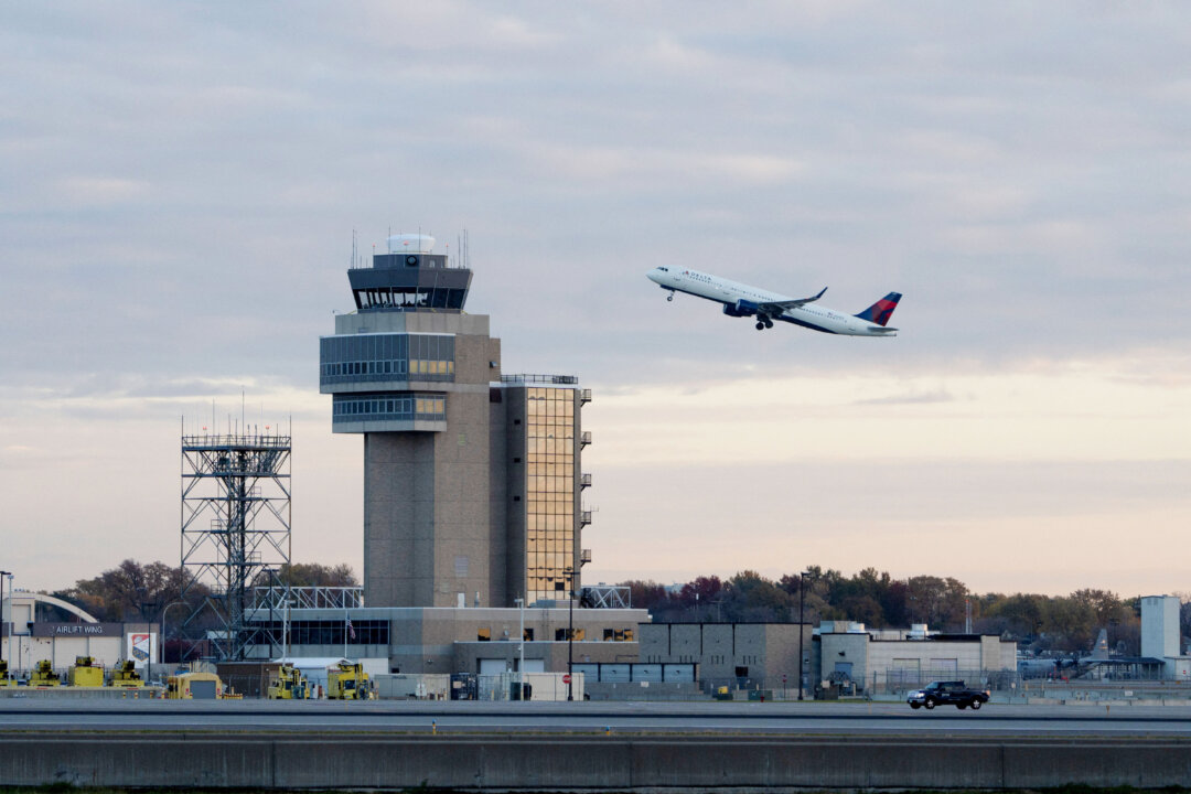 FAA Says It Will Commit $6 Billion to Air Traffic Control Modernization by Dec. 31
