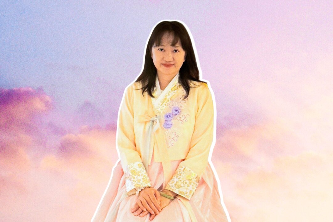 Li Bijuan once lived with fibromyalgia, in excruciating pain every moment. Today, Li is fully healed and back to a healthy life. (Courtesy of Li Bijuan)