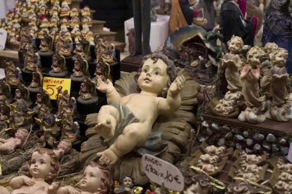 4 Fun Facts About the Crèche (Nativity) Tradition
