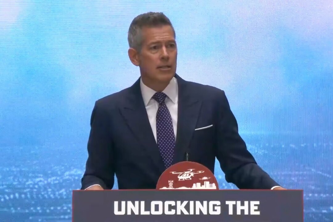 LIVE NOW: Transportation Secretary Sean Duffy Joins Alaska Airlines, Boeing for Announcement