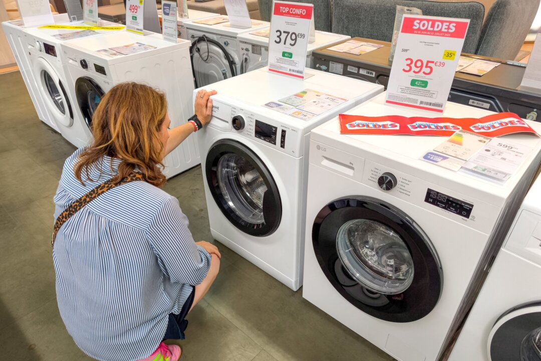 EU Moves to Extend Carbon Tariff to More Manufactured Goods