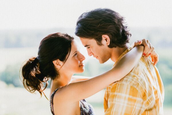 Should You Always Be Honest? A Study on 200 Couples Shines Light