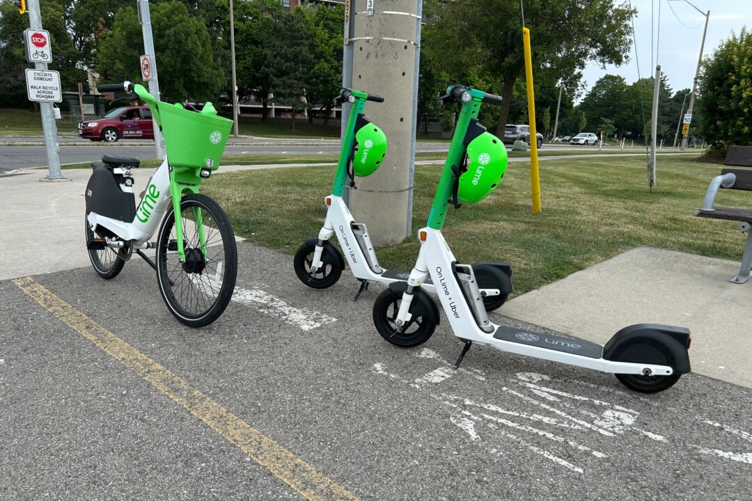 Toronto Considers Enforcement Options for E-bikes, E-scooters on Sidewalks