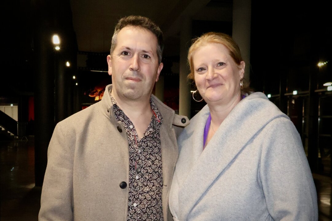 Simon and Aurélie Depret enjoyed Shen Yun’s evening performance at Galaxie Amnéville on Dec. 20, 2025. (Ni Zhang/The Epoch Times)