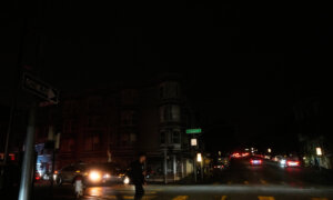 San Francisco Power Steadily Returning After Blackout; Bondi Beach Shooting Victims Honored